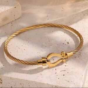 Rope Bracelet Gold 18K Stainless Steel 
Modern Unisex Clasp Design